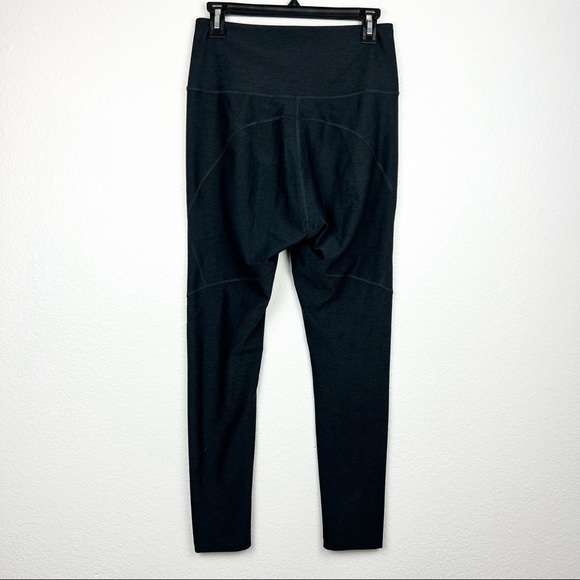 OUTDOOR VOICES Warm Up Legging in Black, Size Medium - Picture 5 of 7